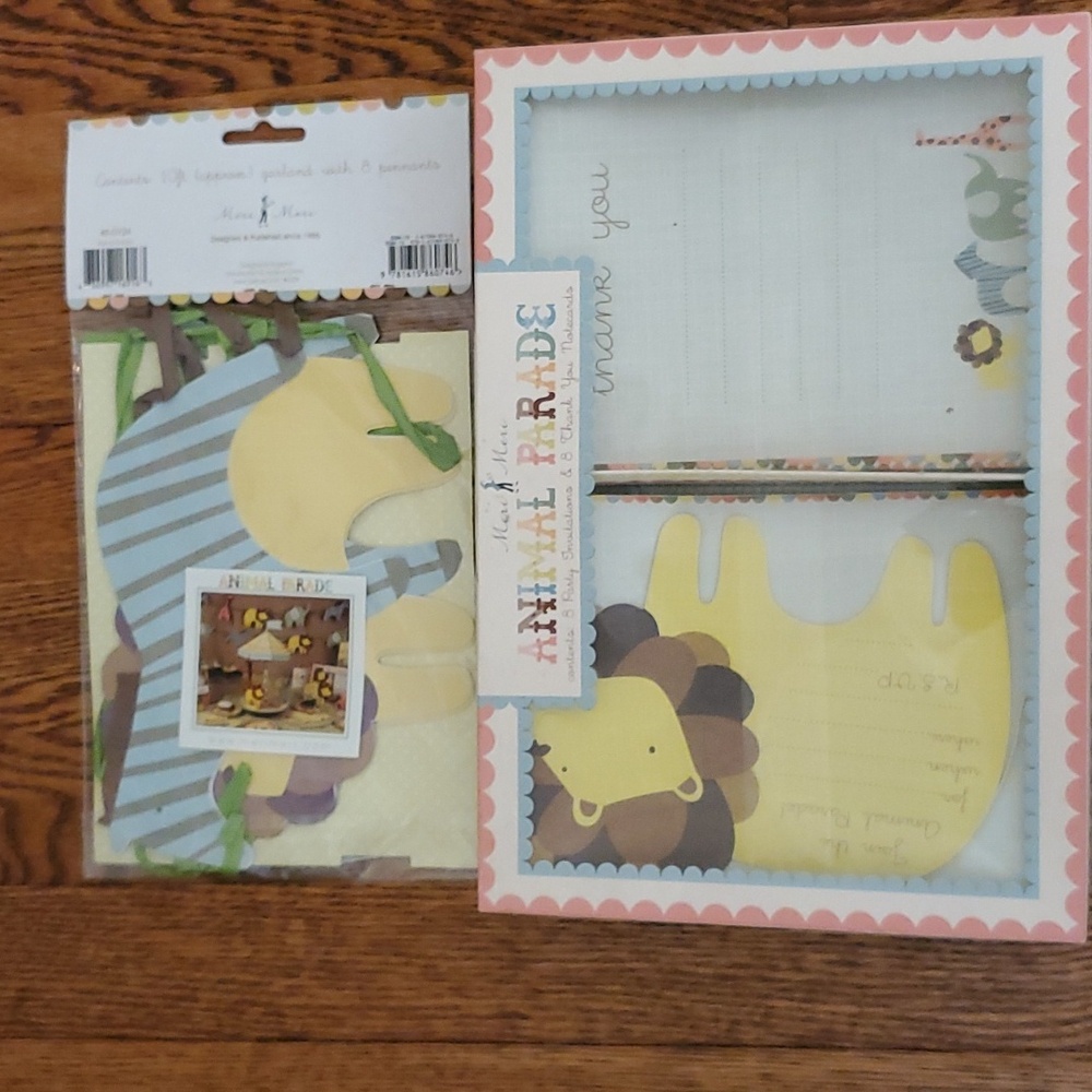 New - Set of 8 -Animal Party Parade Invitations and Thank You Notes/ 10' Garland